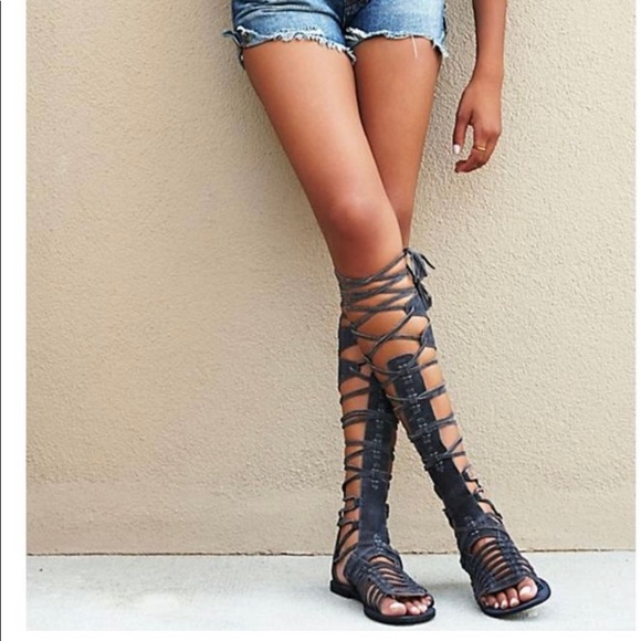 Free People Charcoal Grey Suede
Bohemian Sun Seeker Sandals Size 37 EUC - Picture 2 of 13